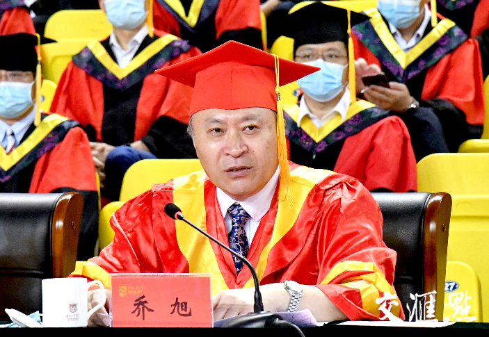 校長喬旭祝福畢業生:用奮斗的青春書寫人生華美篇章 校長喬旭祝福畢業生:用奮斗的青春書寫人生華美篇章